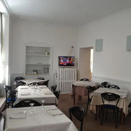 Paris Szálloda