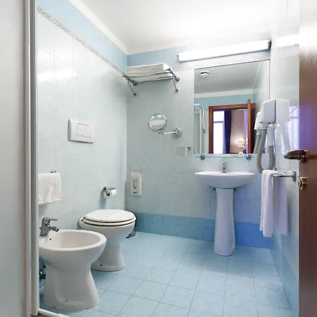 Paris Hotel 3*