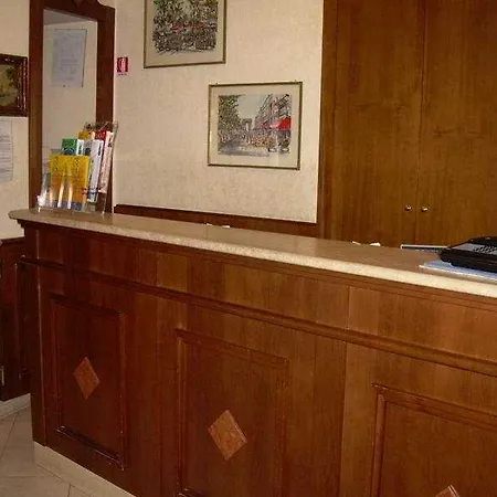 Paris Hotel 3*