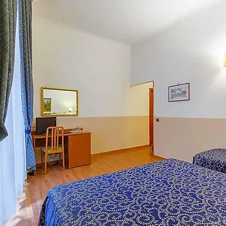 Paris Hotel