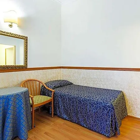 Hotel Paris 3*