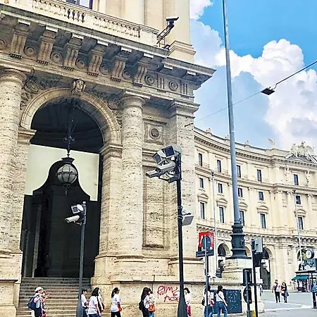 Paris Hotel
