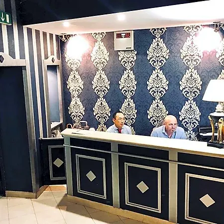 Paris Hotel