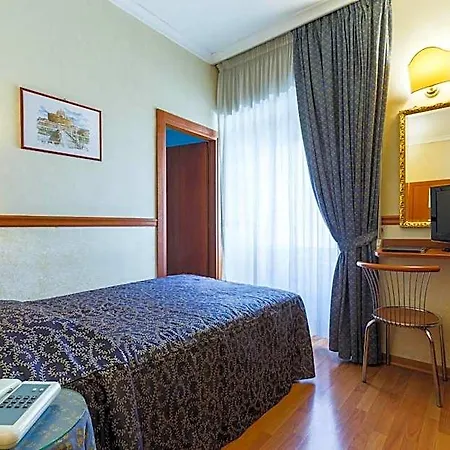 Paris Hotel 3*