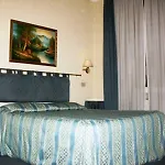 Hotell Paris 3*