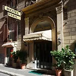 Hotell Paris 3*