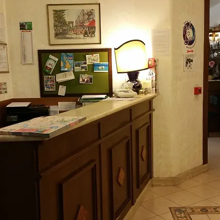 Paris فندق 3*