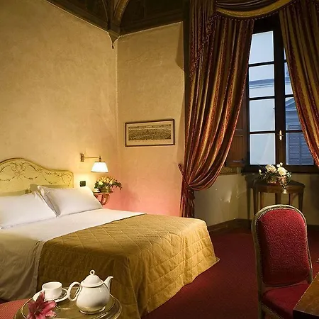 فندق Paris 3*